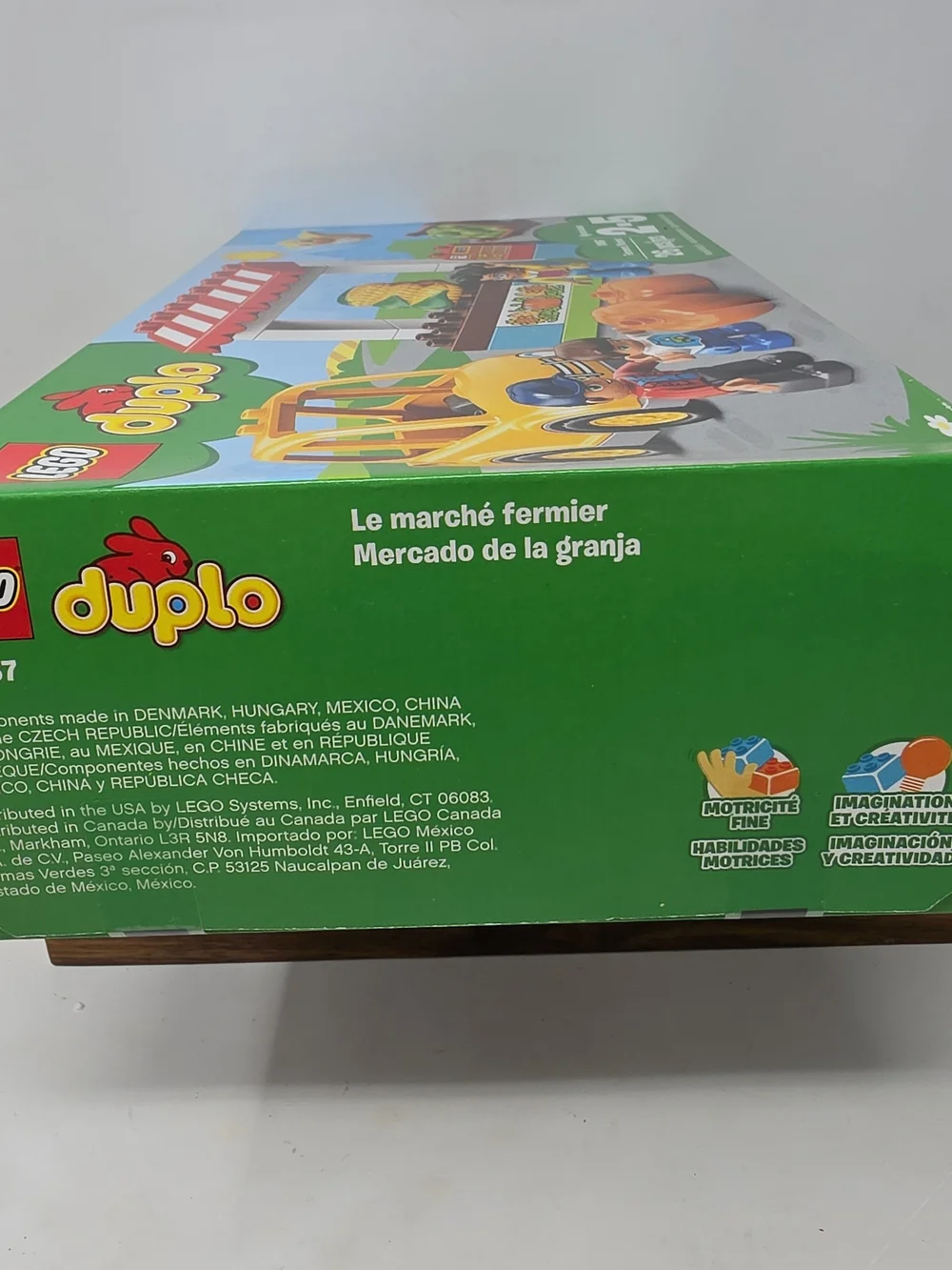 Lego Duplo Farmers' Market Playset - Red, White, Yellow, Green, Brown
